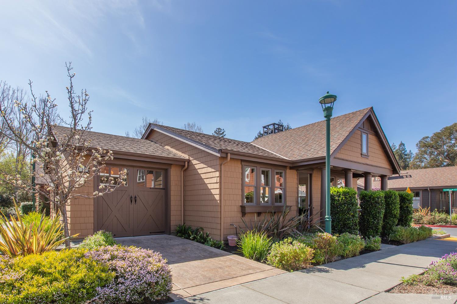 15 Camellia Circle