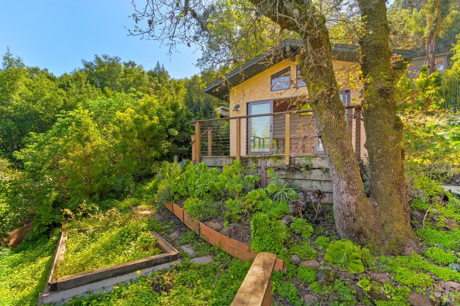 118 Francis Avenue
