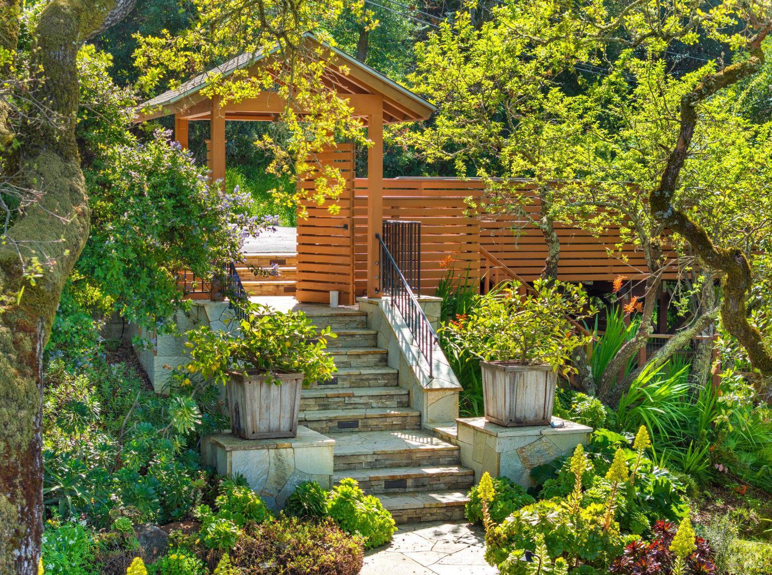 118 Francis Avenue