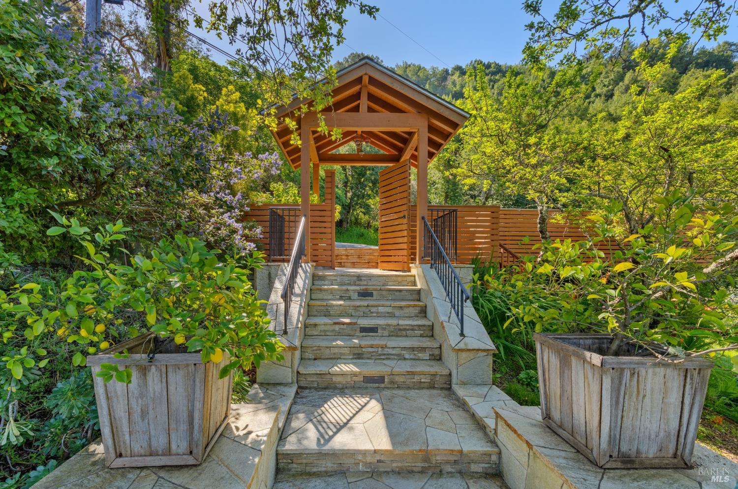 118 Francis Avenue