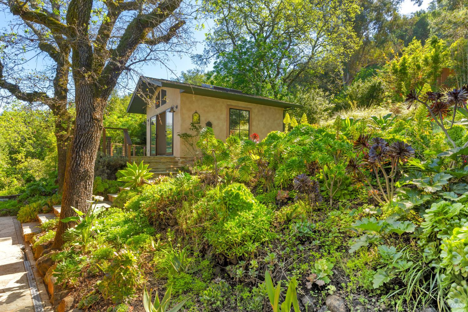 118 Francis Avenue