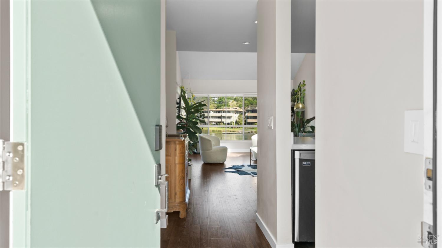 623 Larkspur Plaza Drive