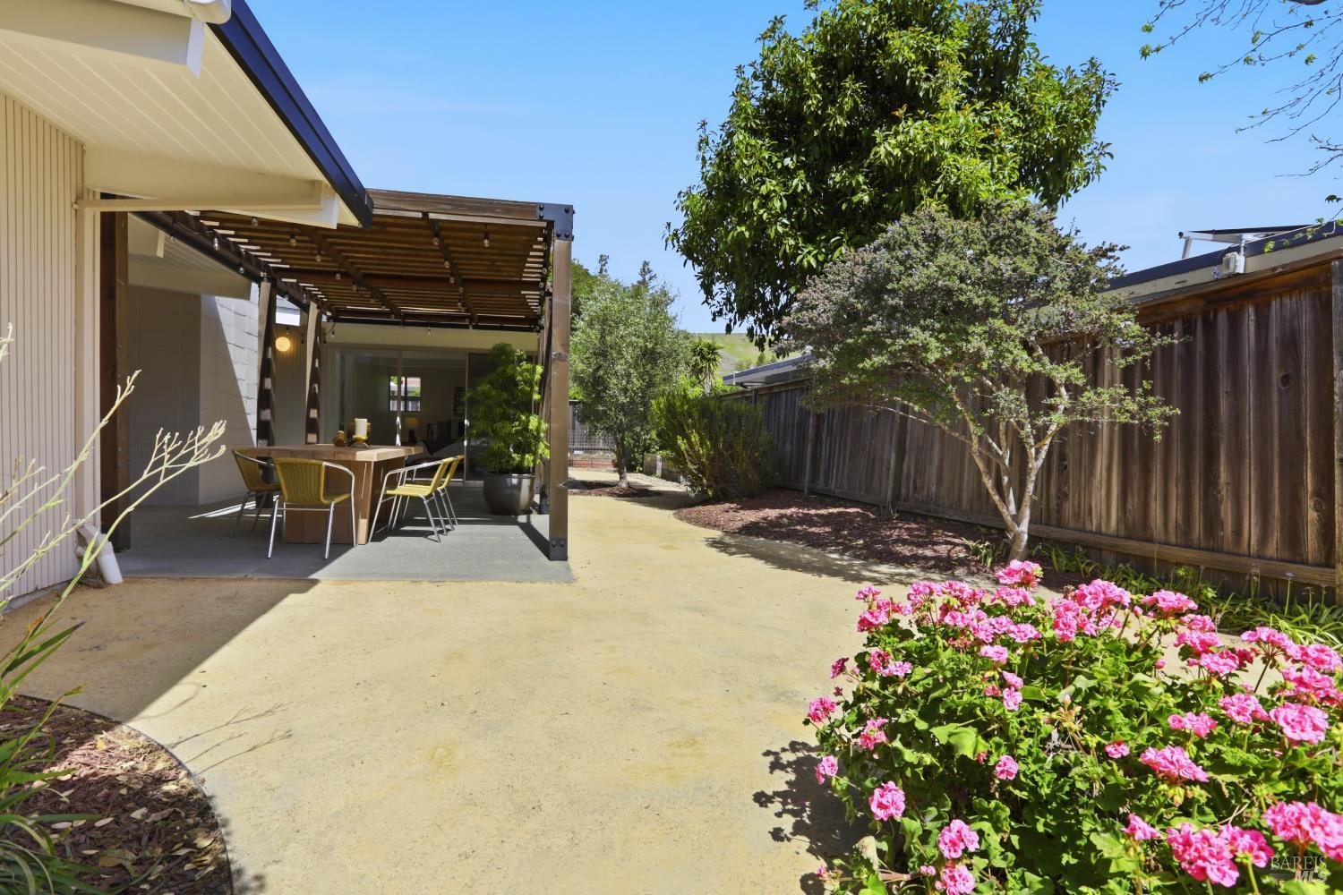 656 Bamboo Terrace