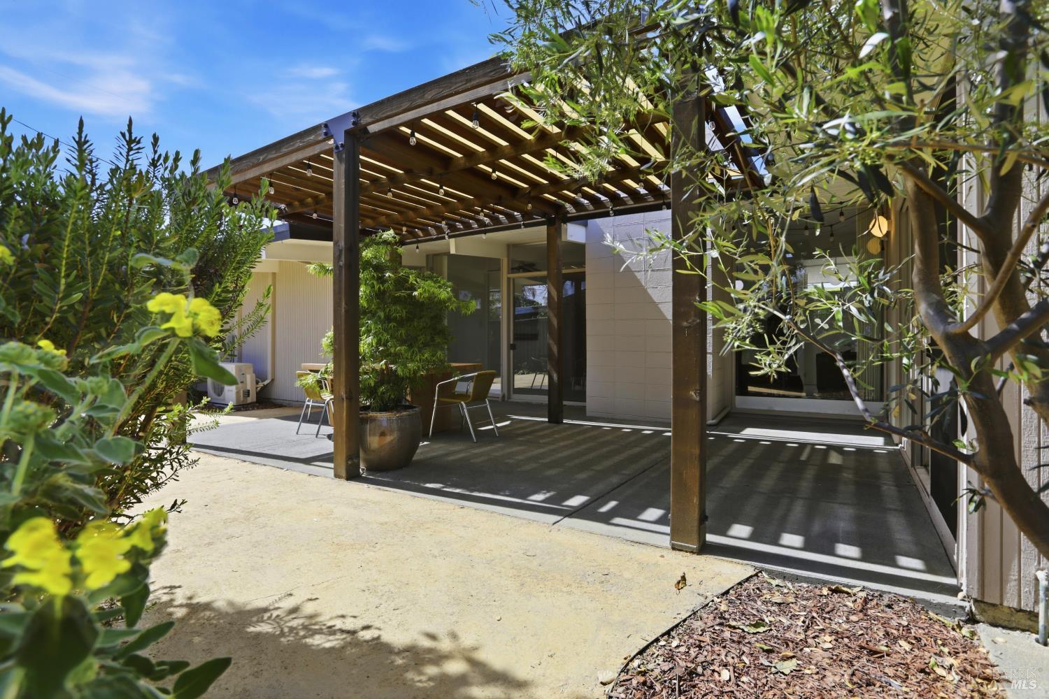 656 Bamboo Terrace