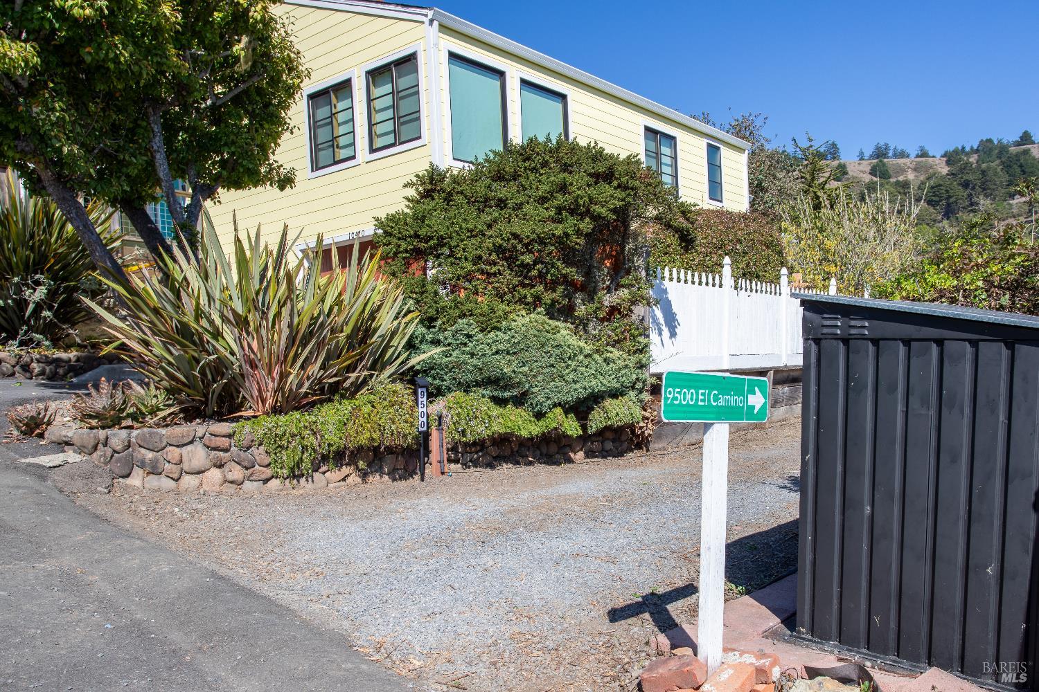 9500 El Camino Alley