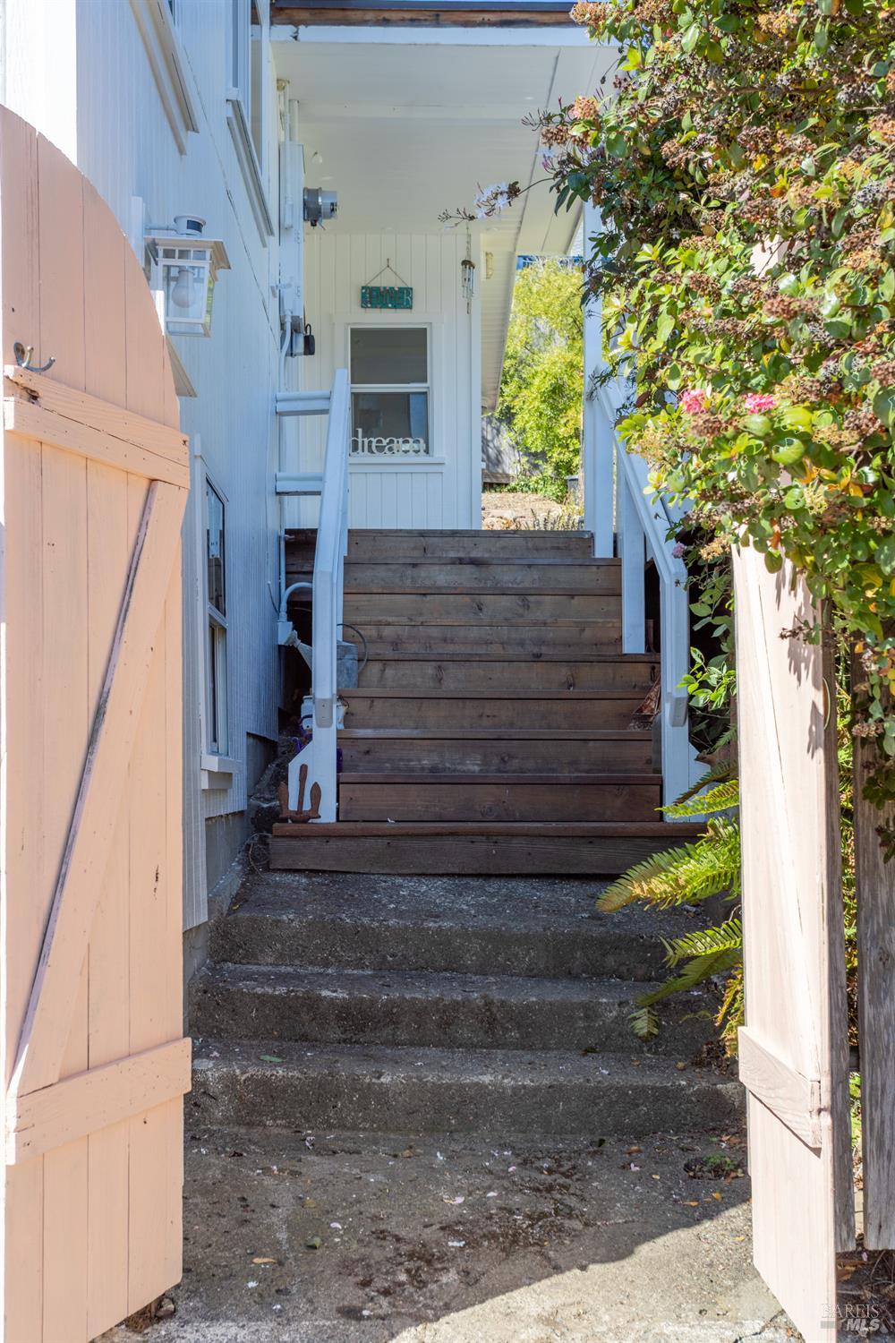 9500 El Camino Alley
