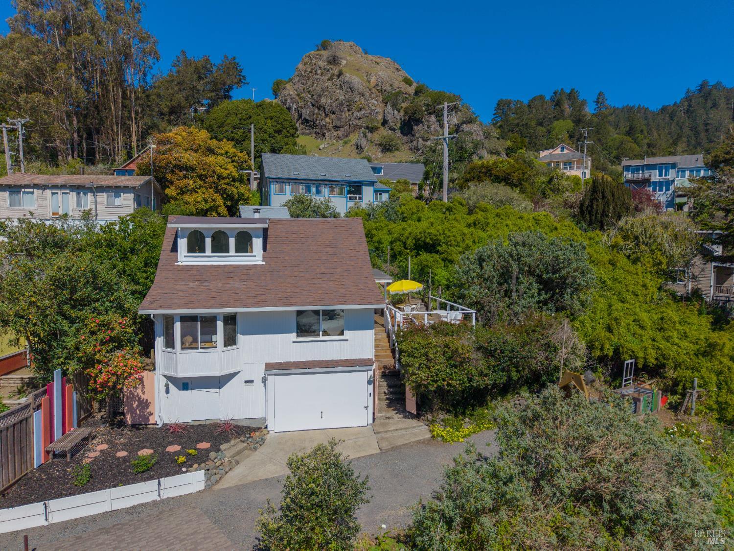 9500 El Camino Alley