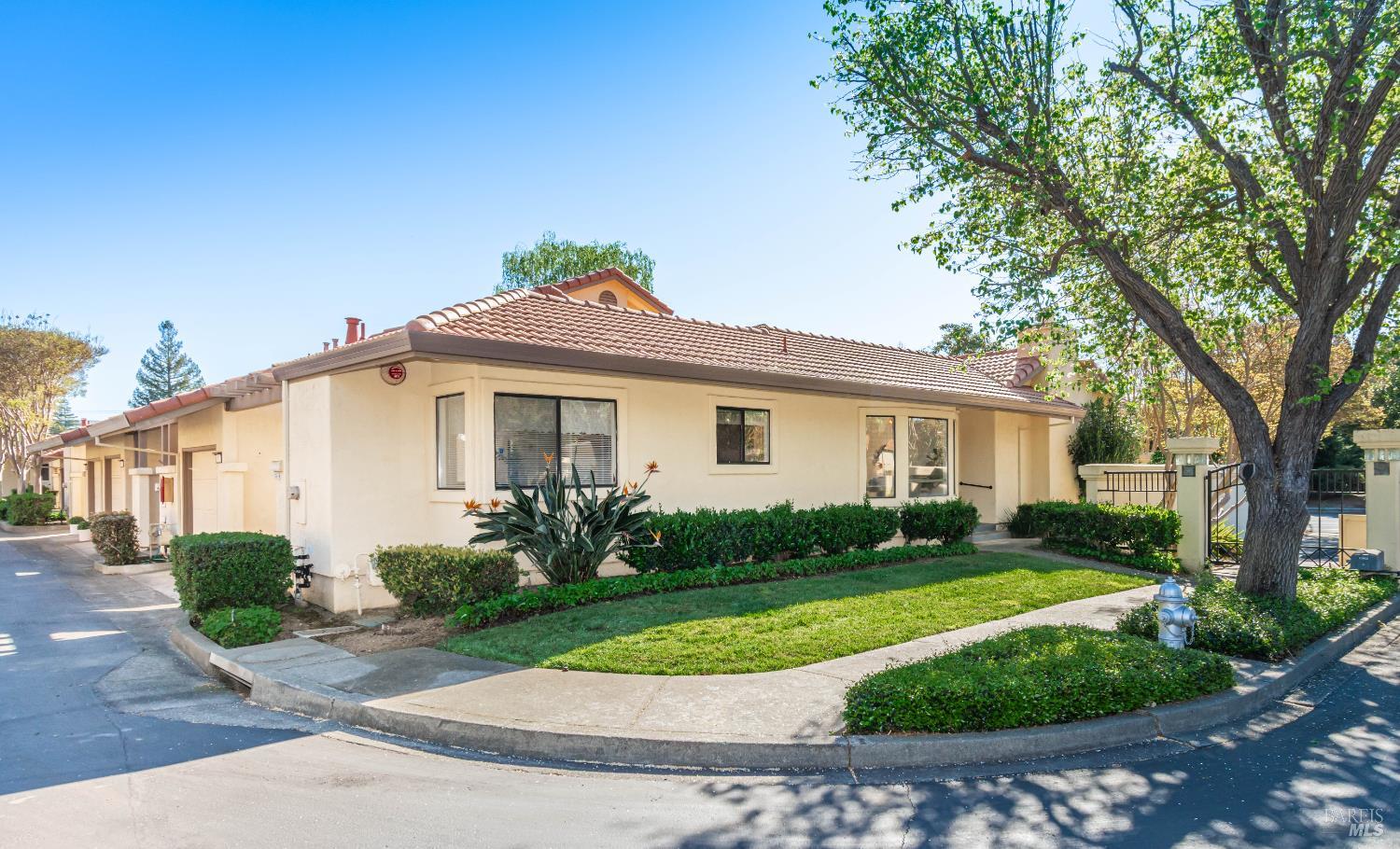 80 Fountain Grove Circle