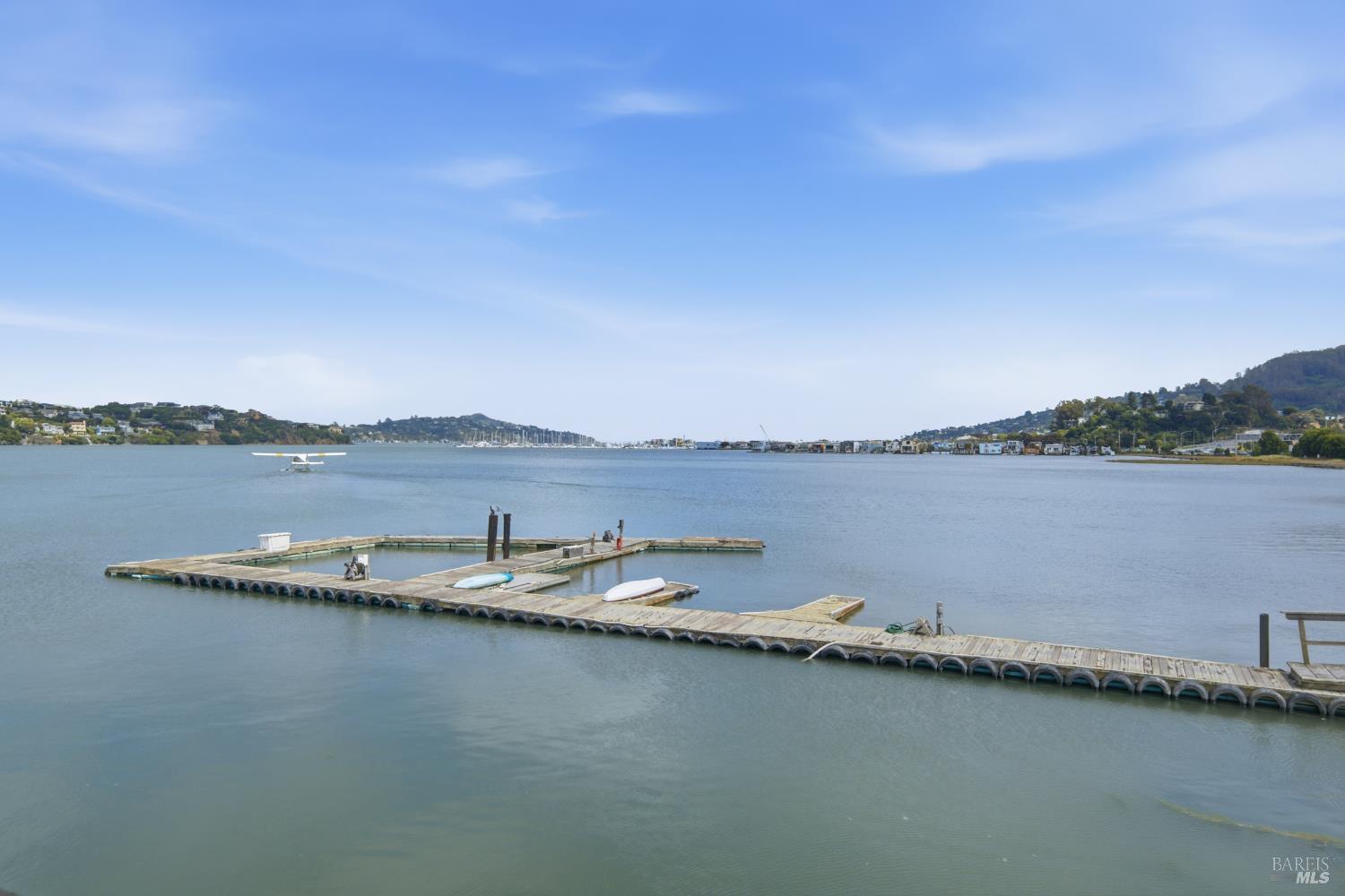 11 Commodore Marina
