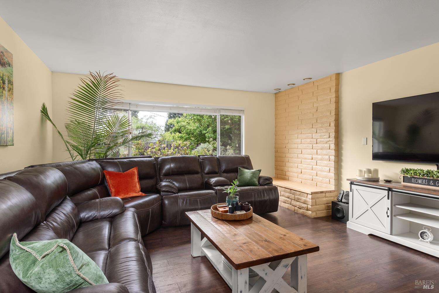 5642 Yerba Buena Road