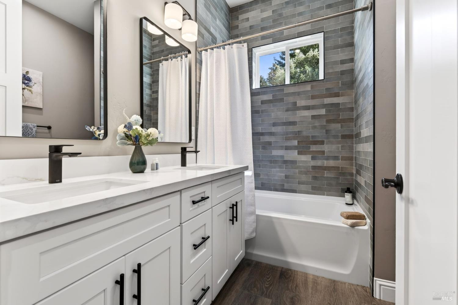 3817 Moss Hollow Court