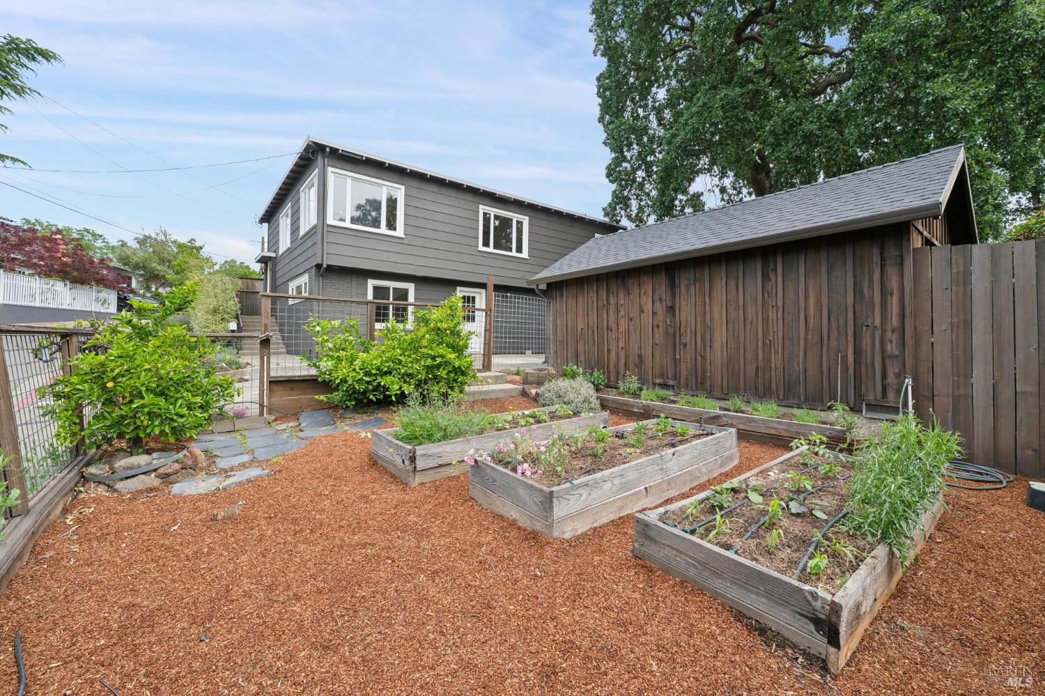 27 Sierra Avenue