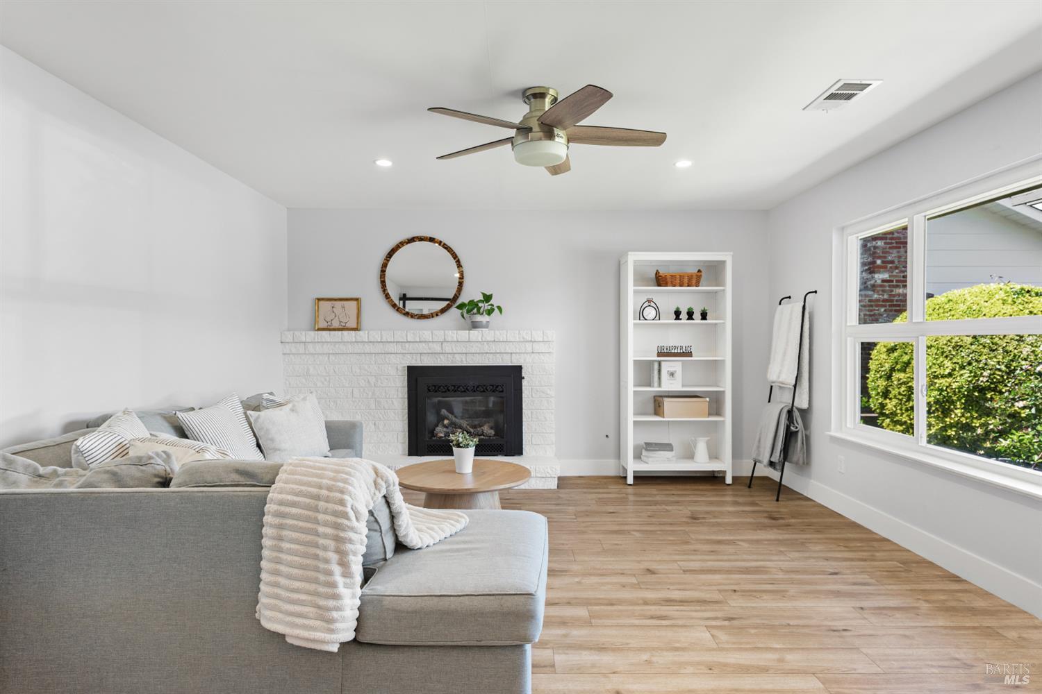 7925 Juanita Court