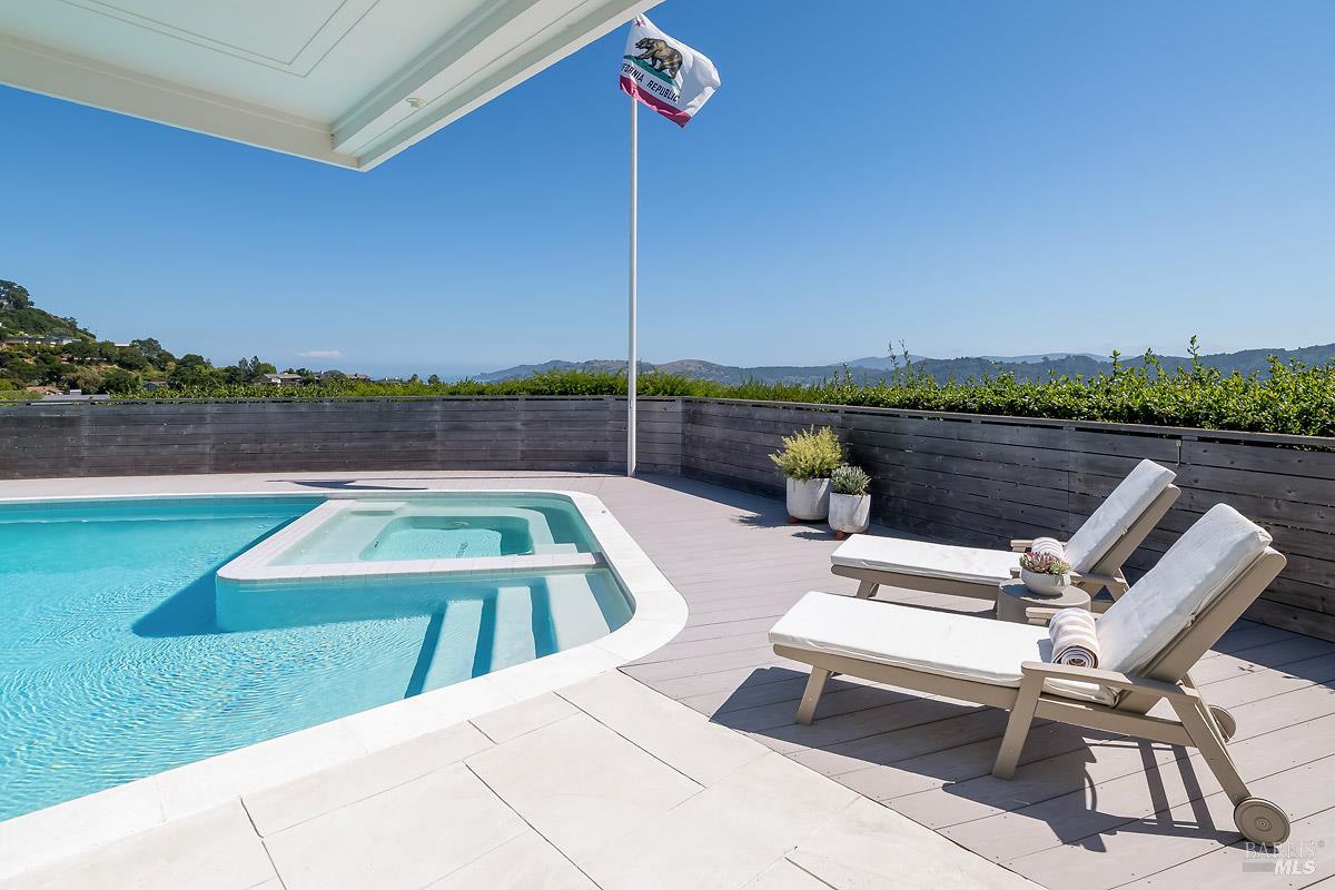 122 Altura Way