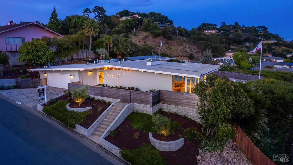 122 Altura Way