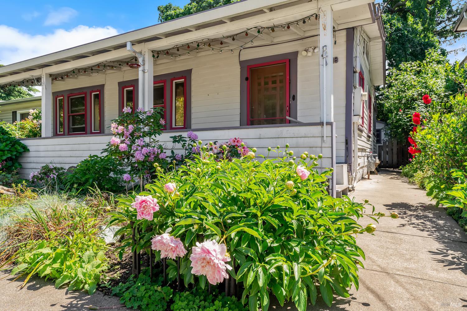 918 Benton Street