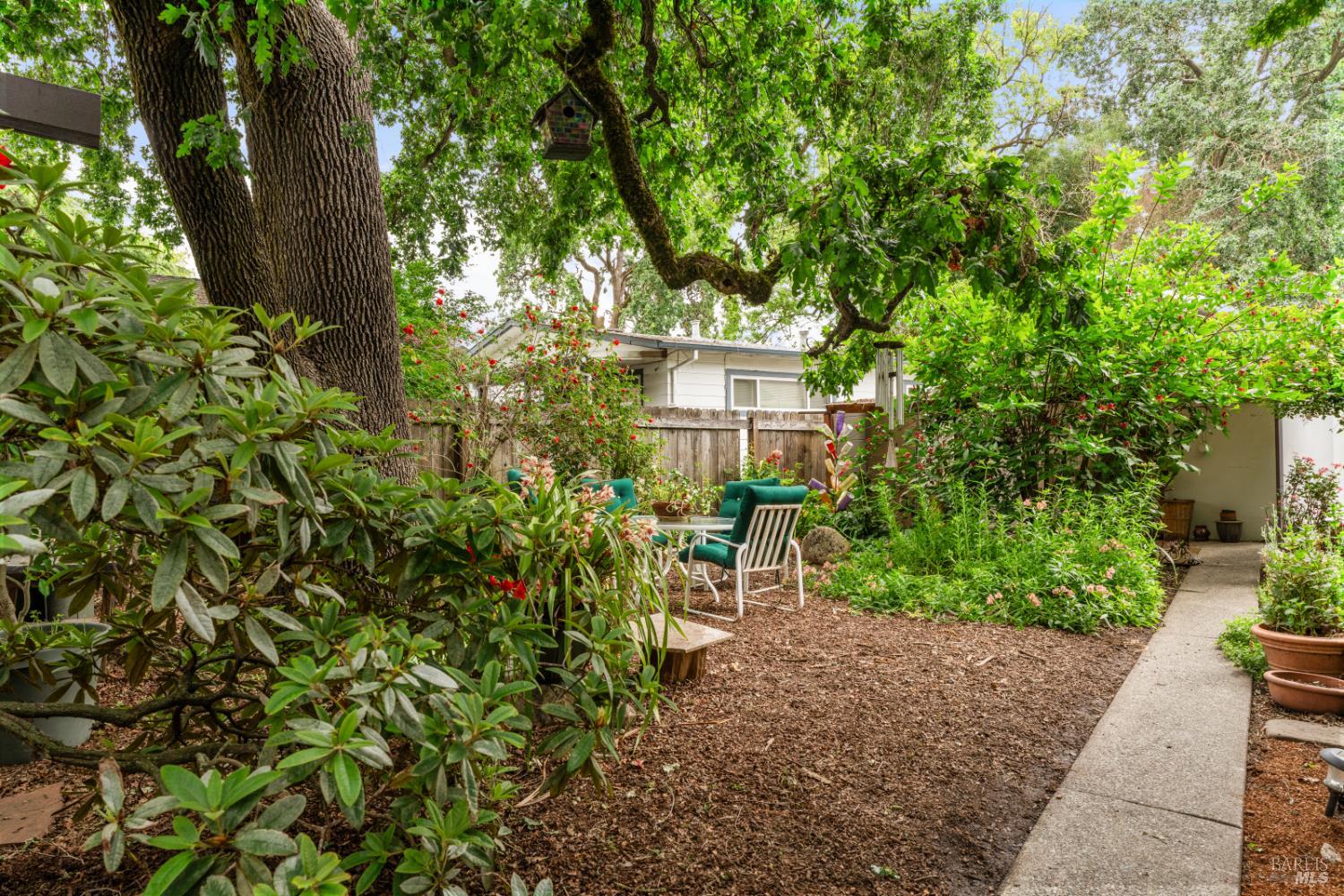 918 Benton Street