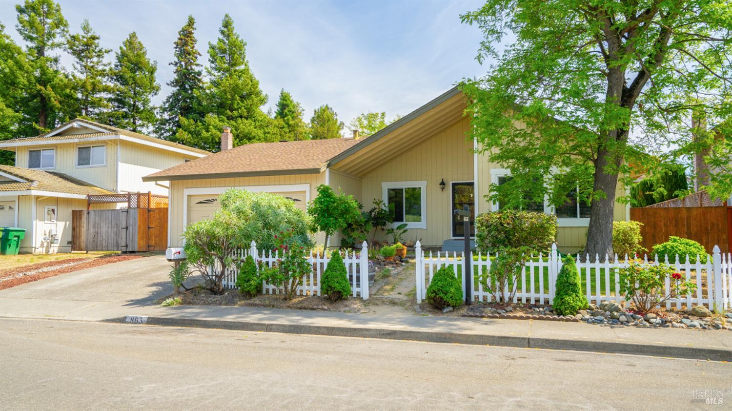 863 Holly Avenue