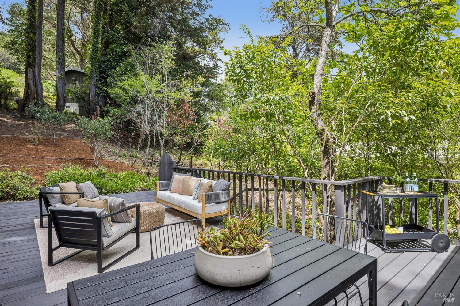 606 Eucalyptus Way