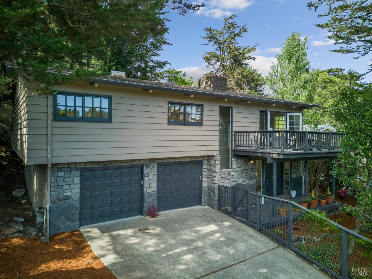 606 Eucalyptus Way