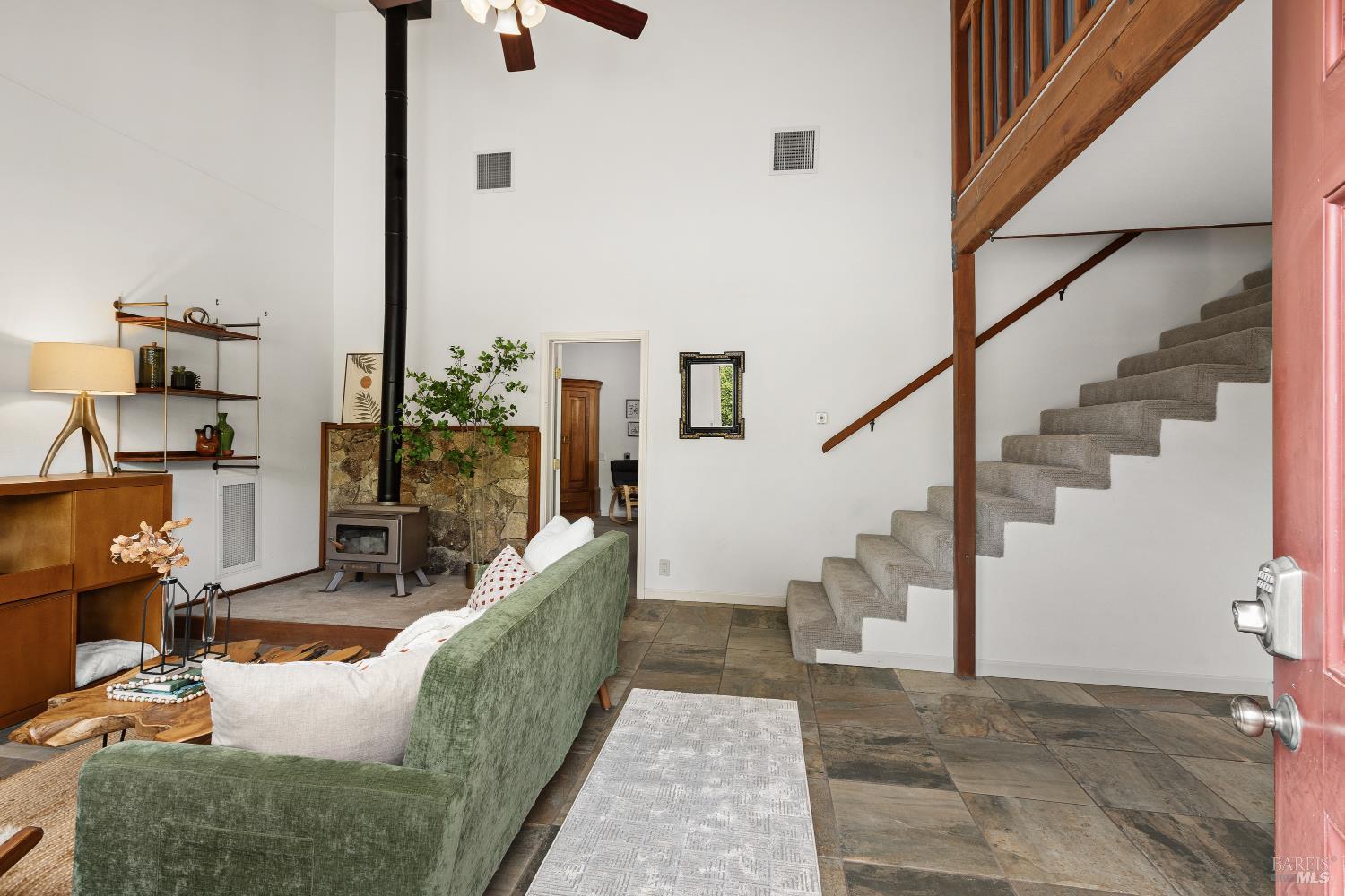 1084 Red Tail Road