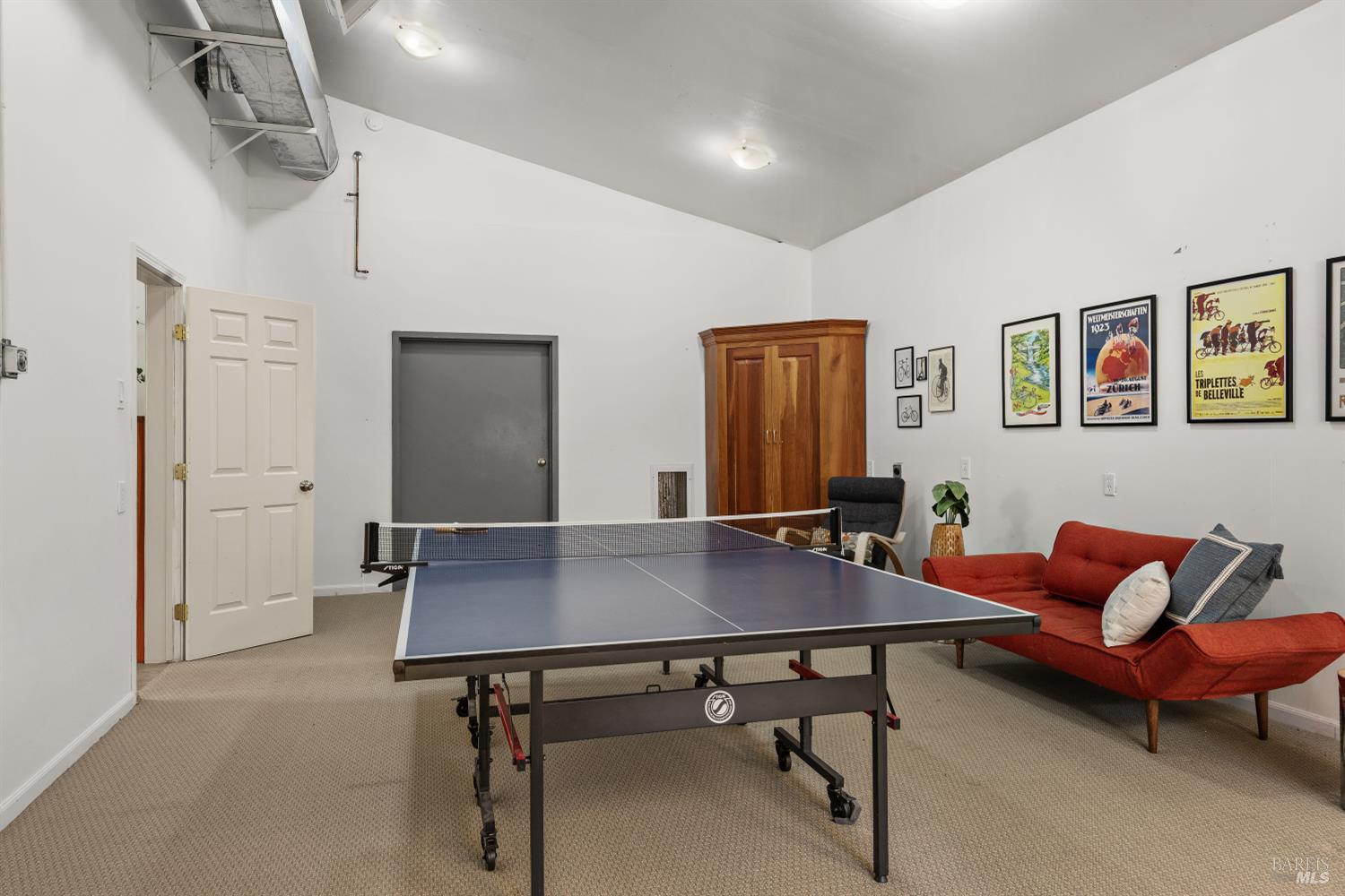 1084 Red Tail Road