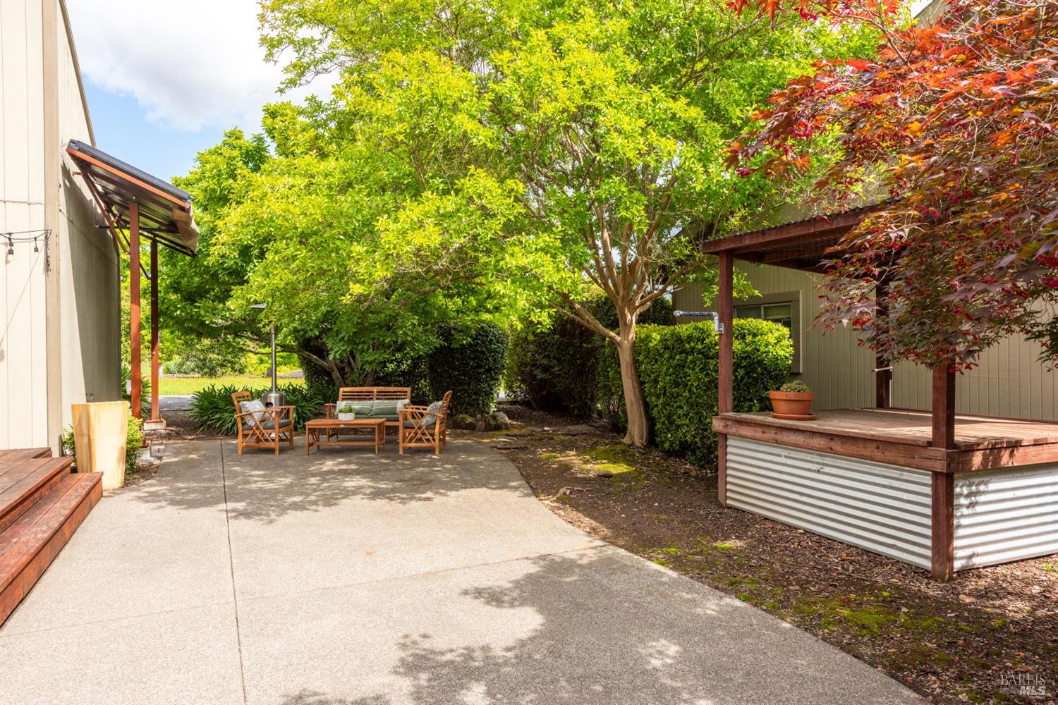 1084 Red Tail Road