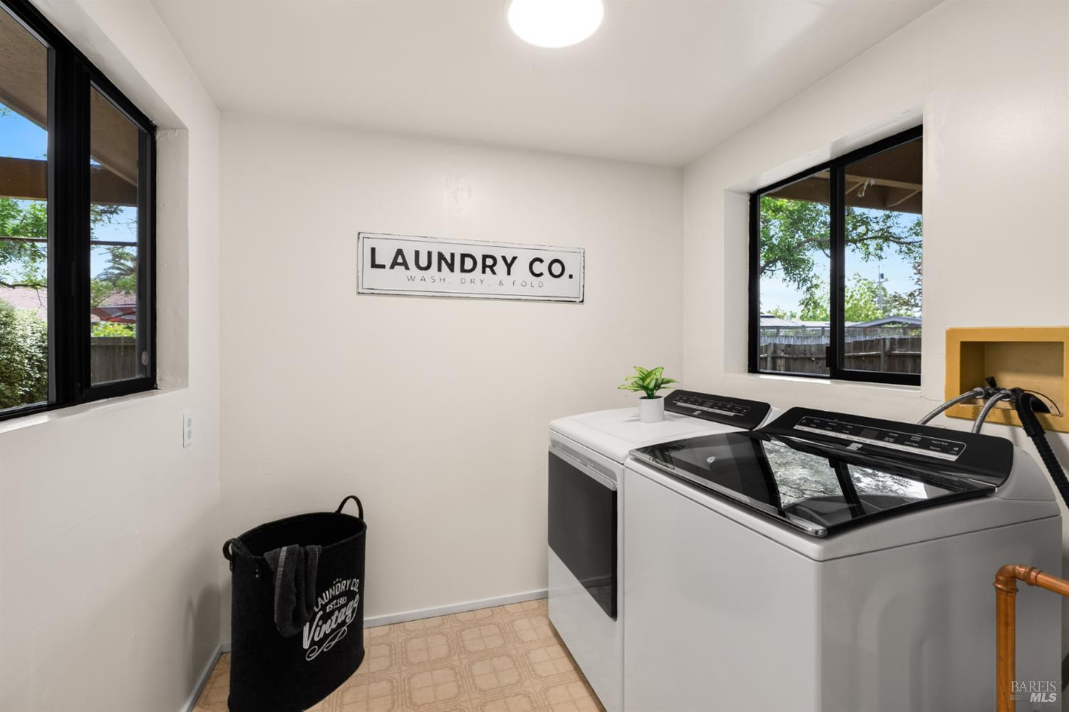 321 Arroyo Way