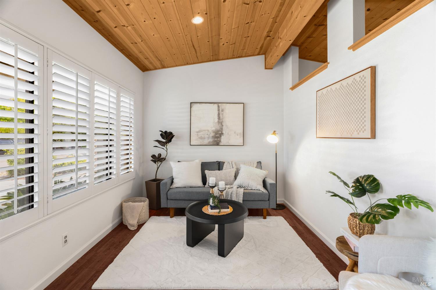 321 Arroyo Way