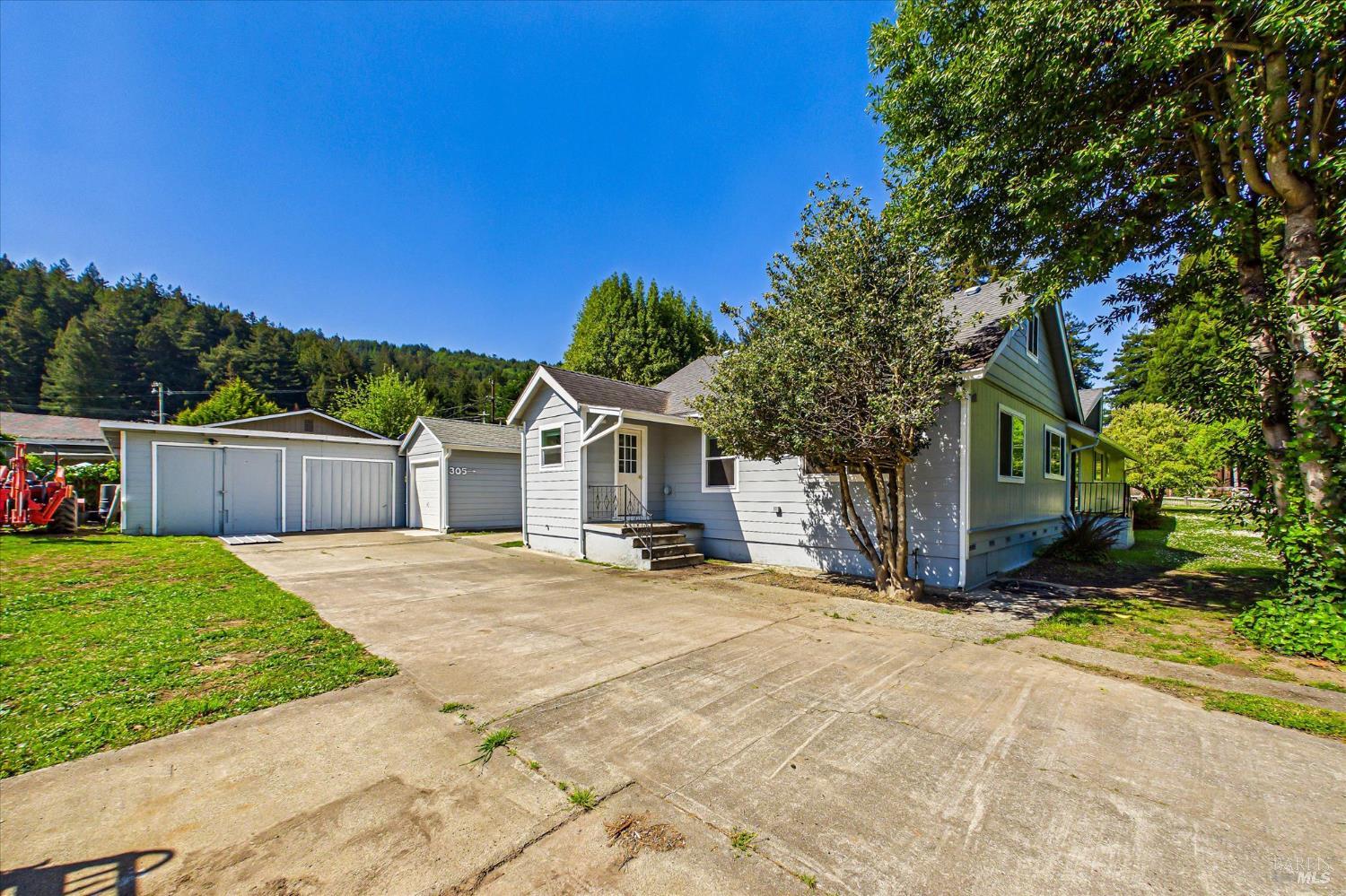 305 Belleview Avenue