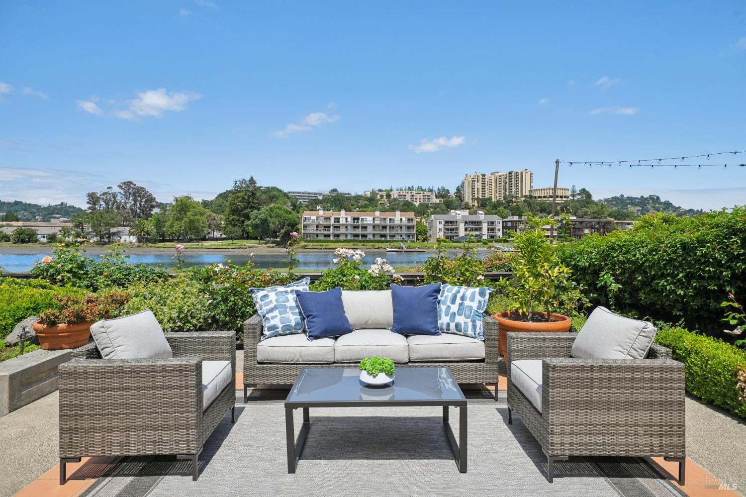39 Creek View Circle
