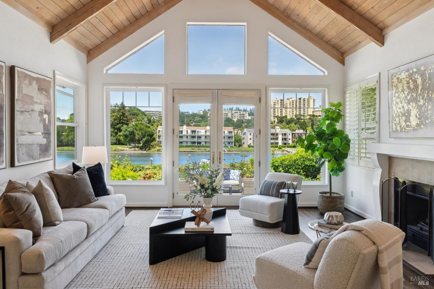 39 Creek View Circle