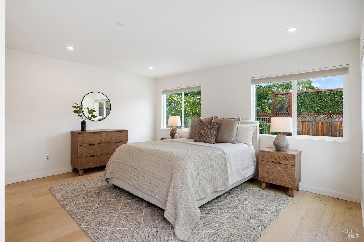 35 Hillview Avenue