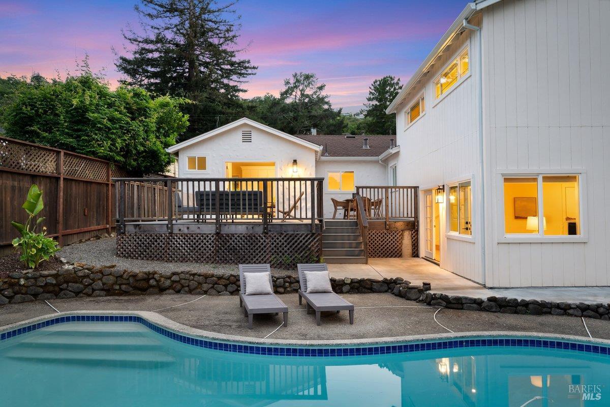 35 Hillview Avenue