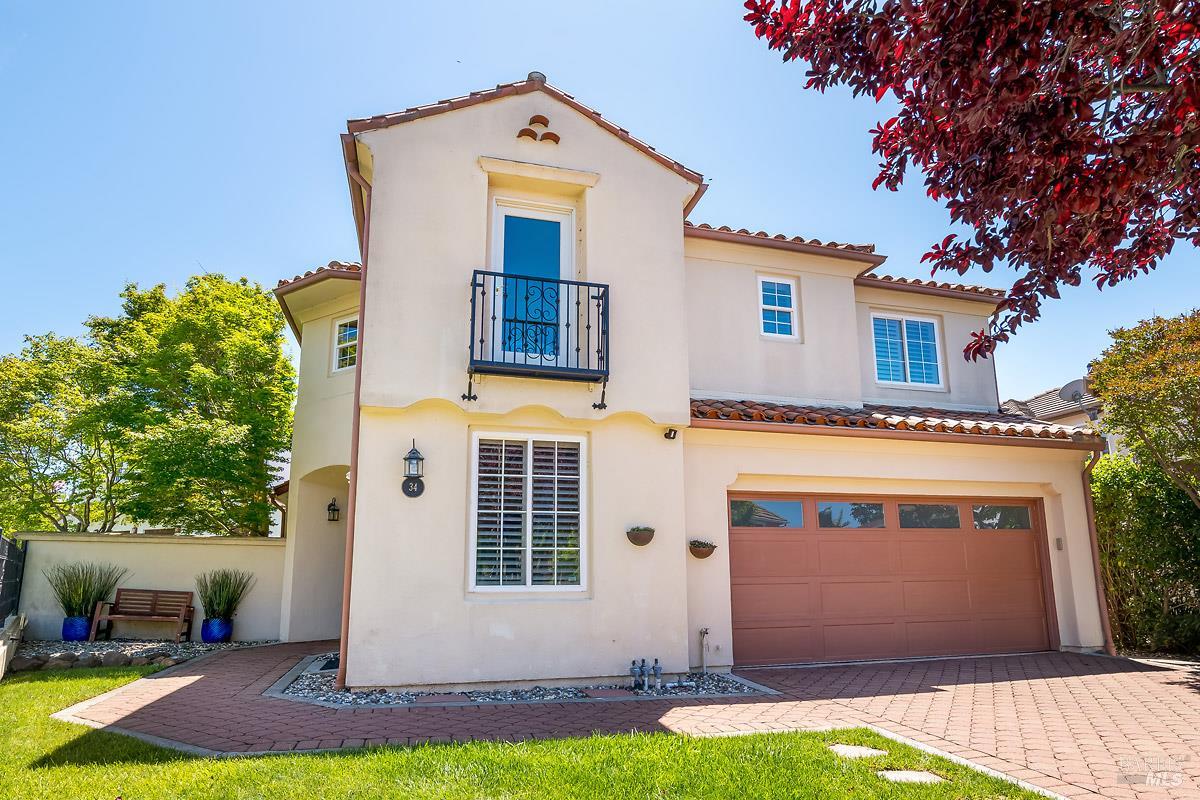 34 Woodbridge Way