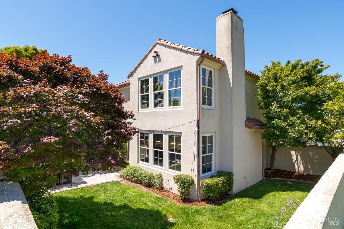 34 Woodbridge Way