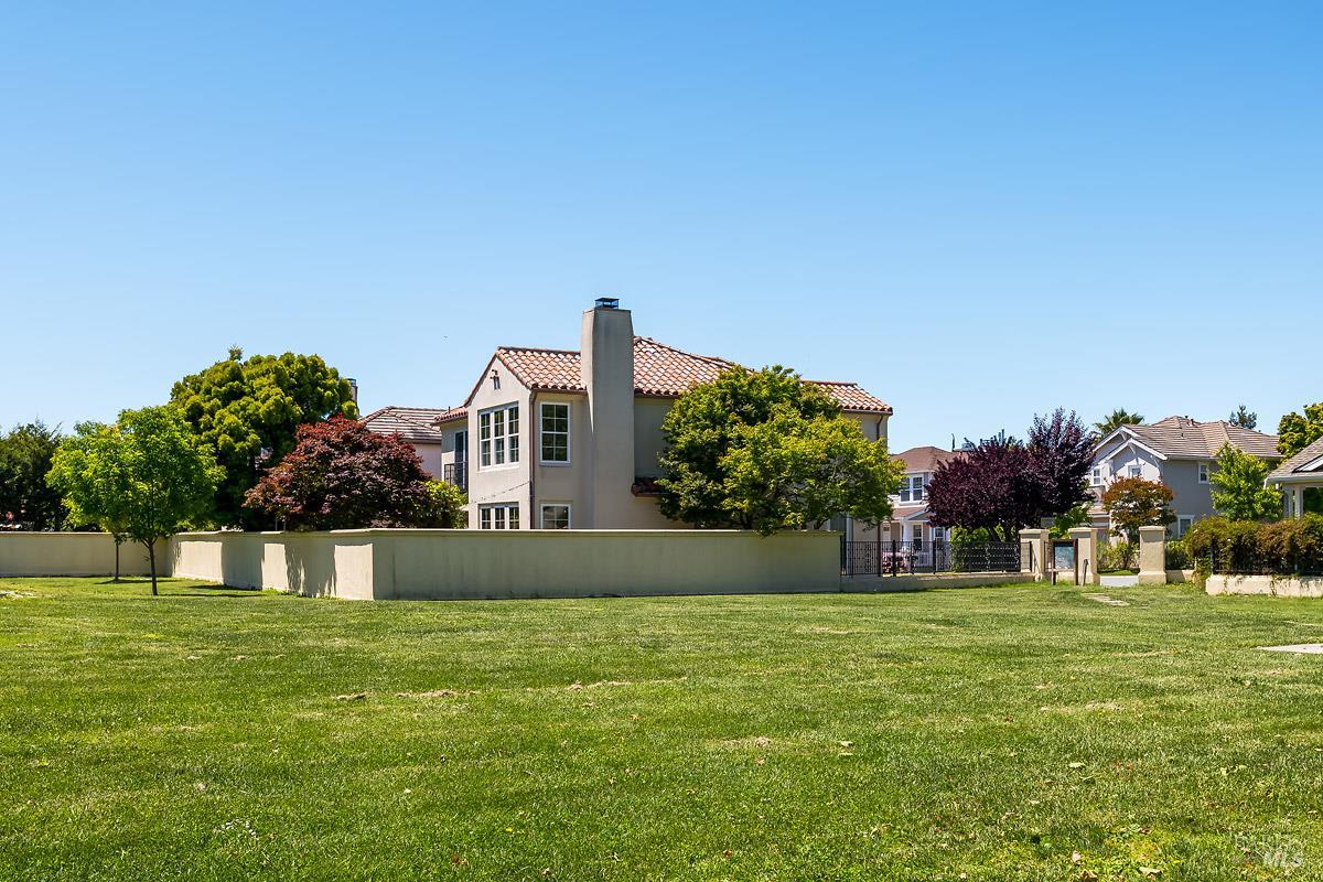 34 Woodbridge Way