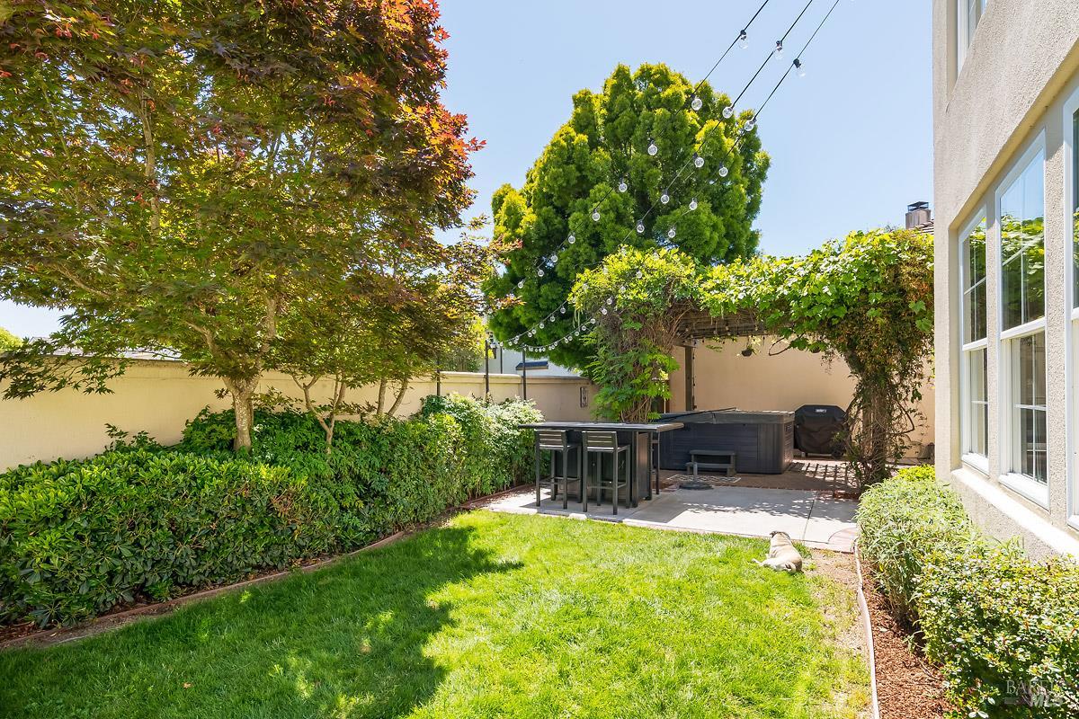 34 Woodbridge Way