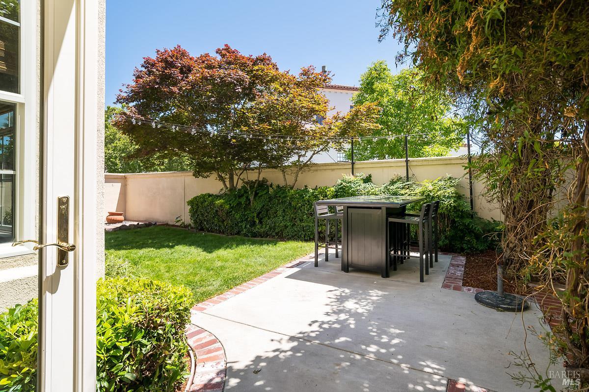 34 Woodbridge Way