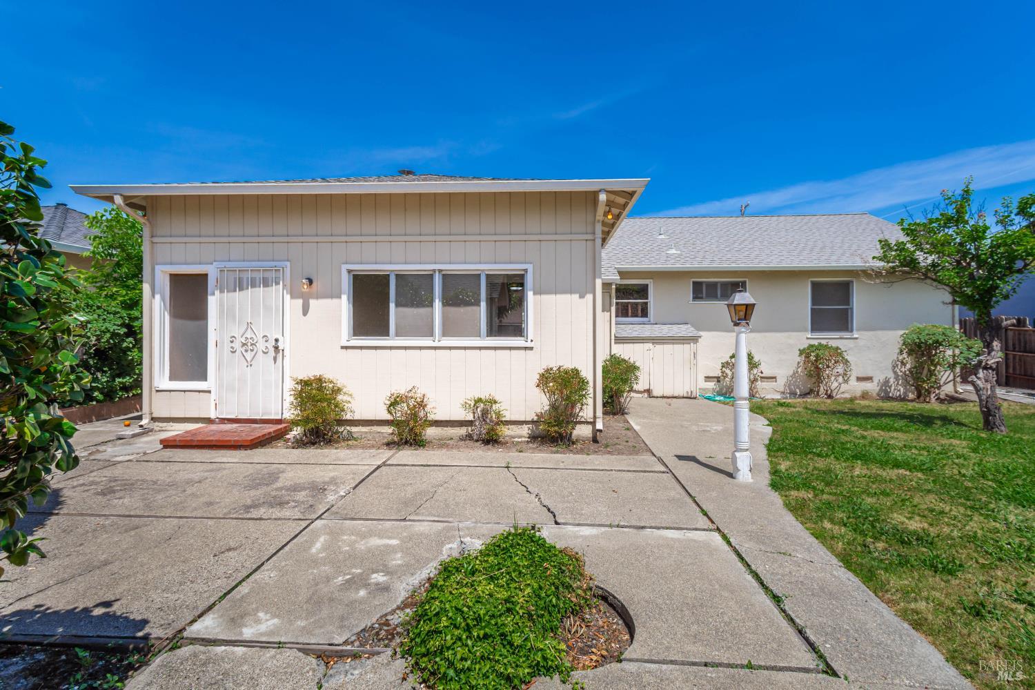 2047 Kathleen Drive
