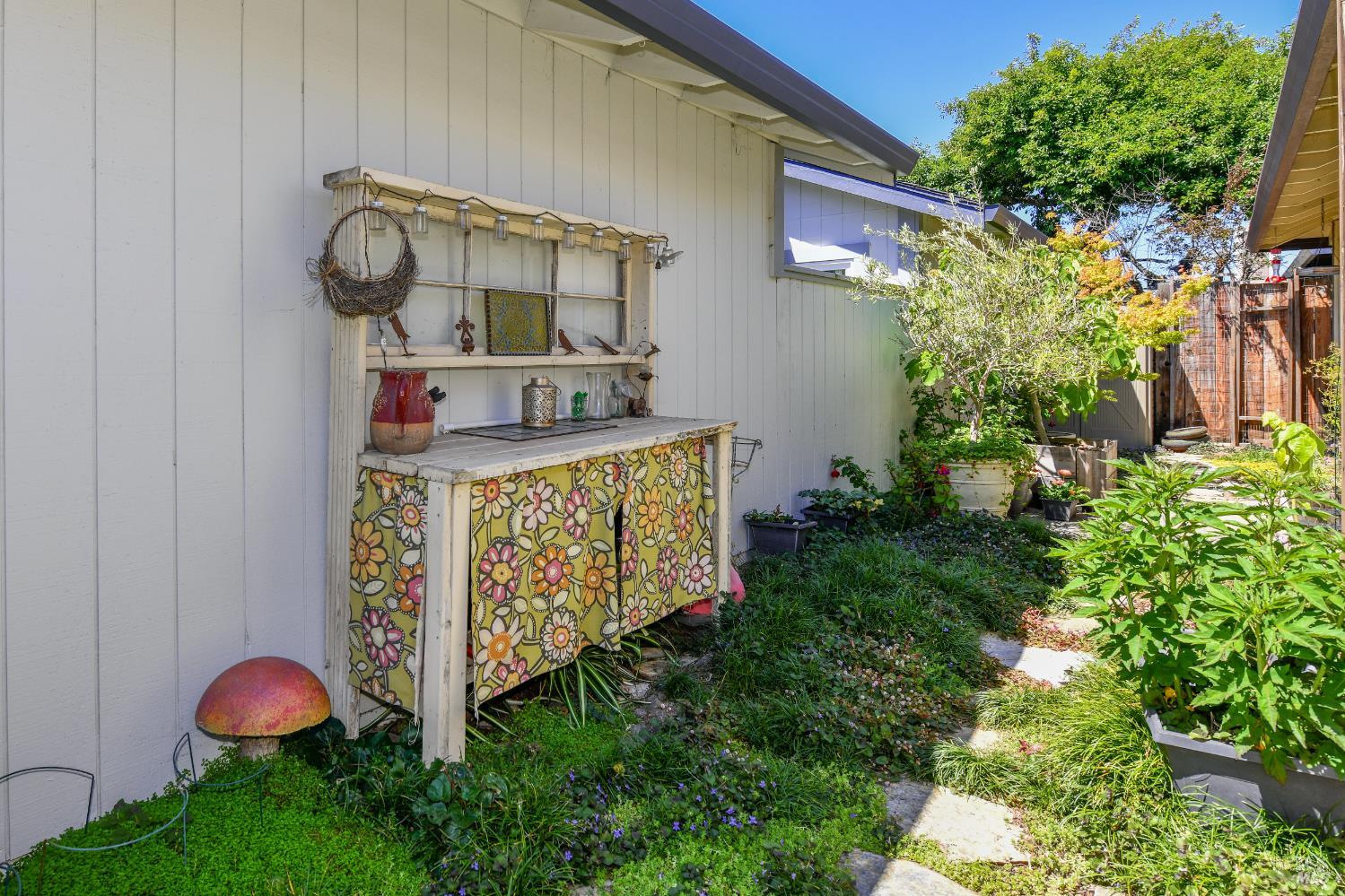 1907 Genoa Place