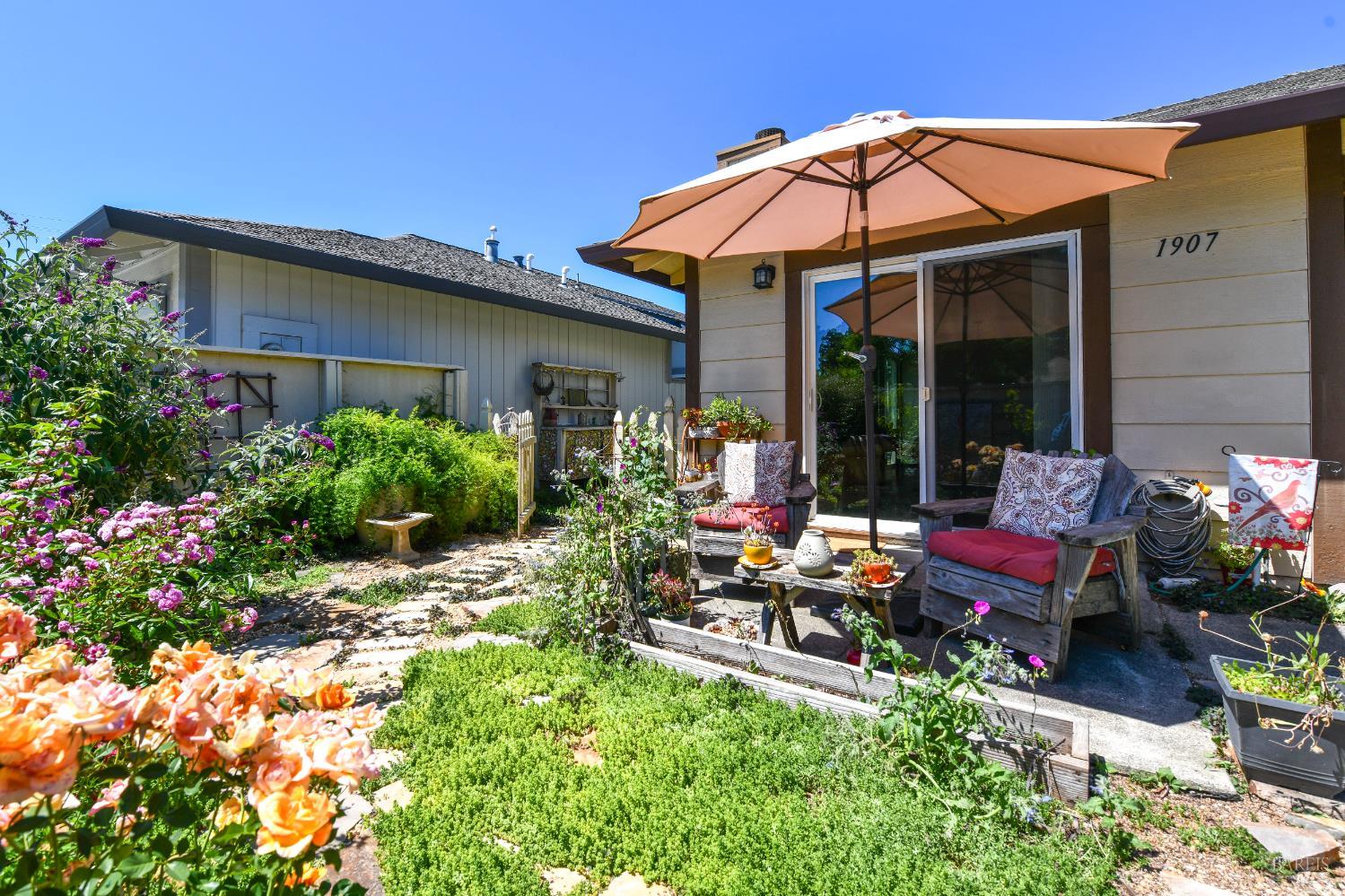 1907 Genoa Place
