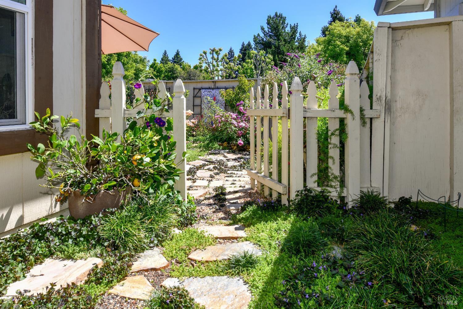1907 Genoa Place