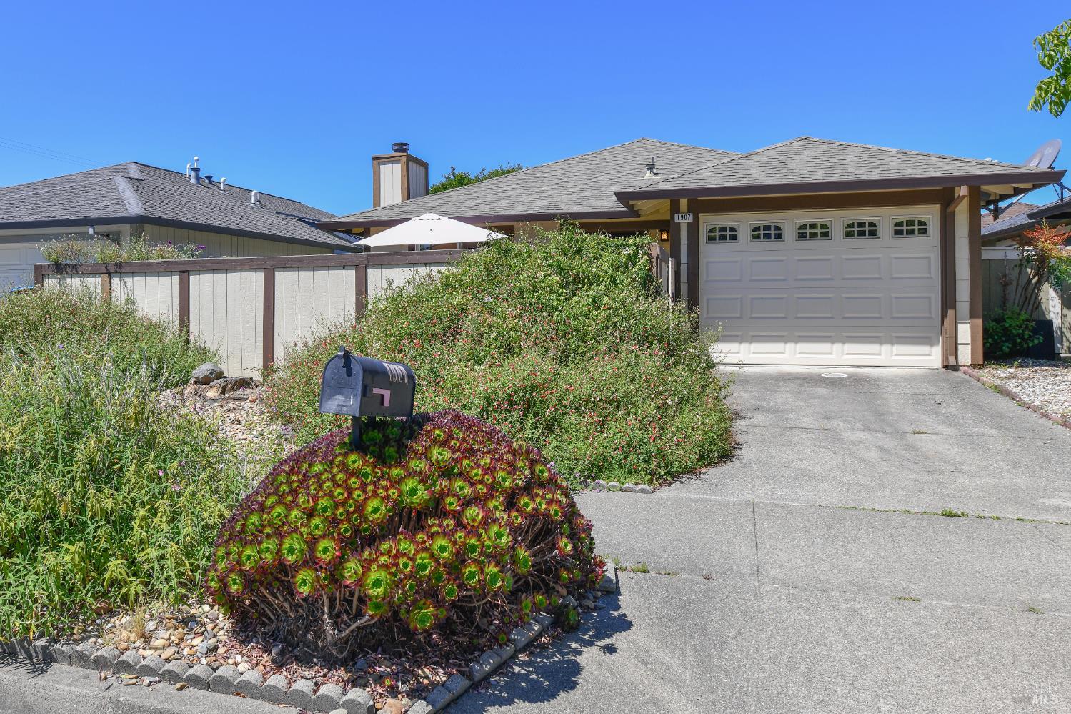 1907 Genoa Place