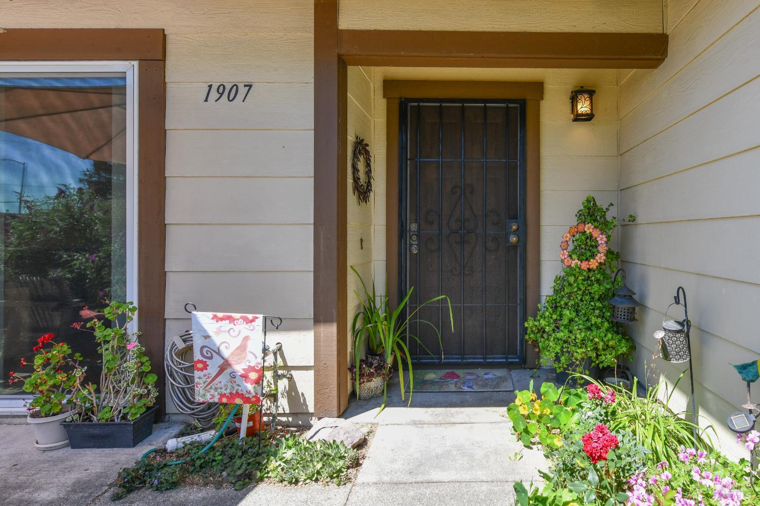 1907 Genoa Place
