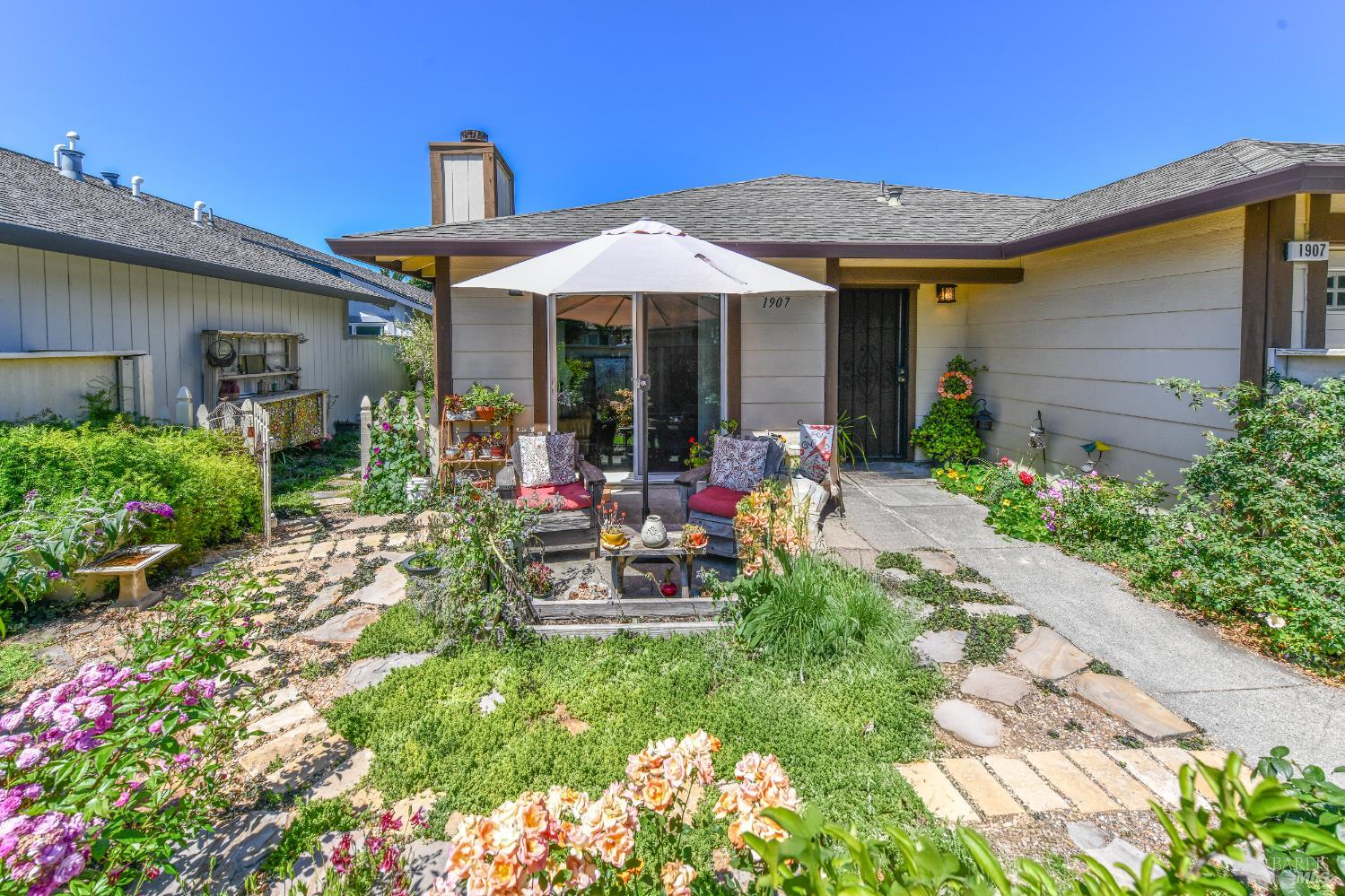 1907 Genoa Place
