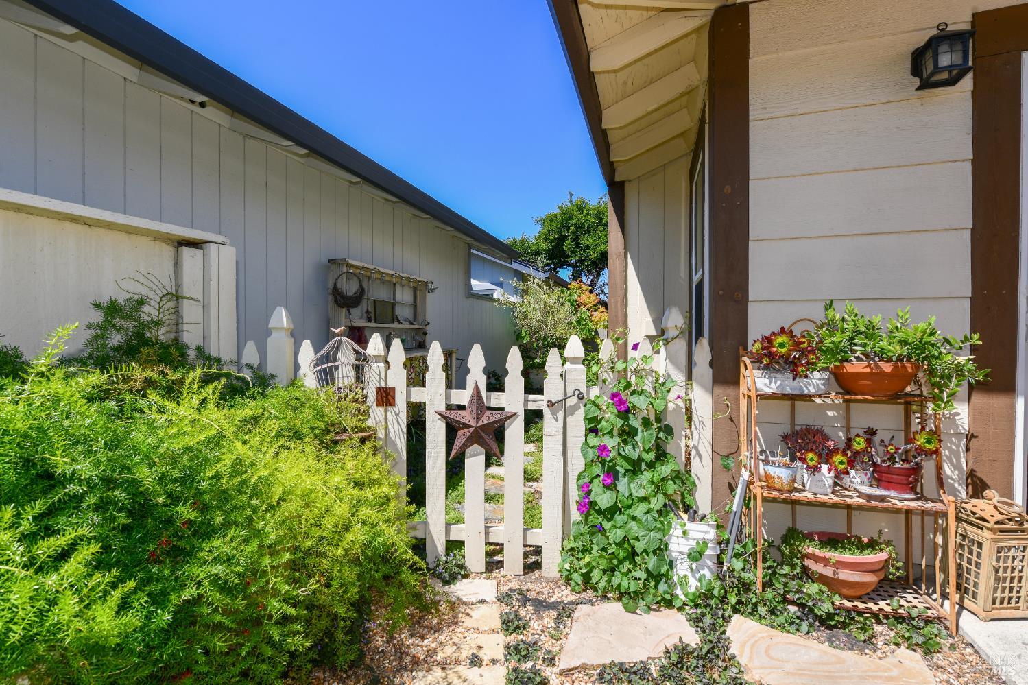 1907 Genoa Place