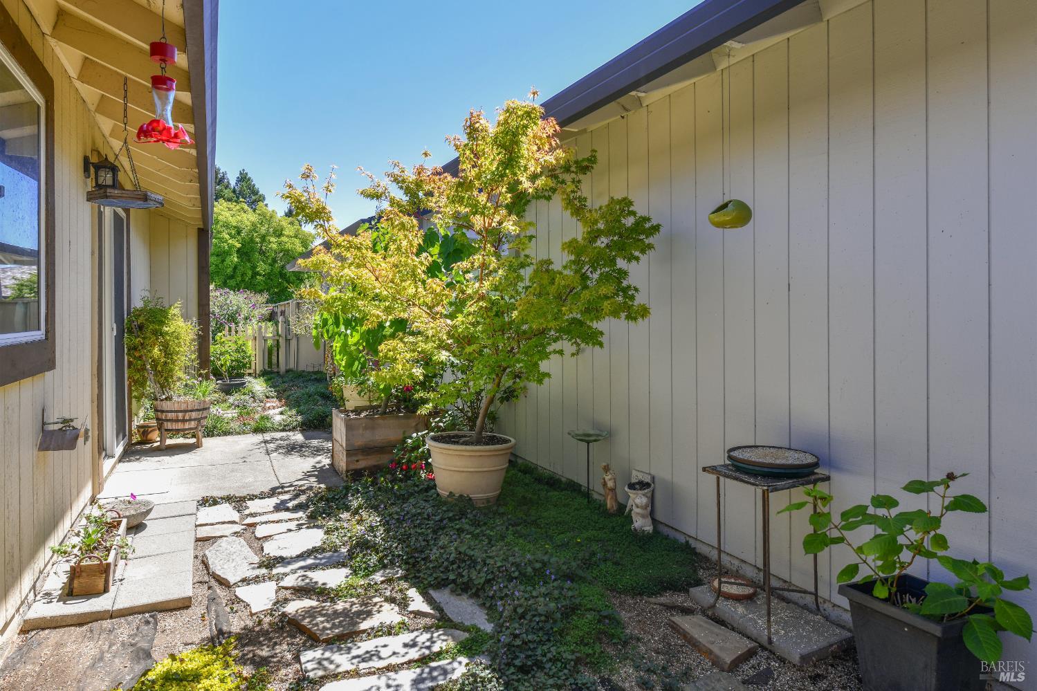 1907 Genoa Place