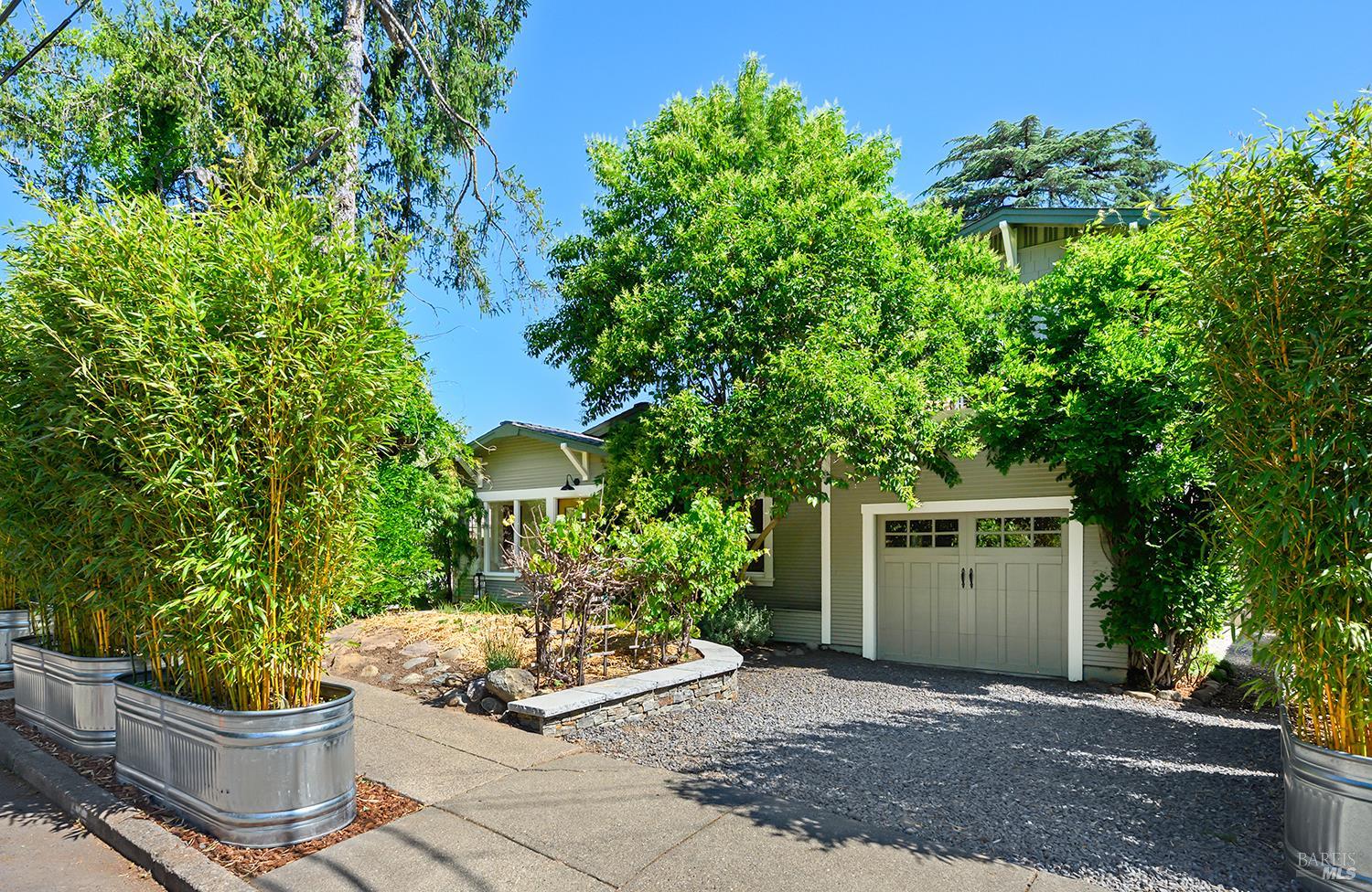 225 Dutton Avenue