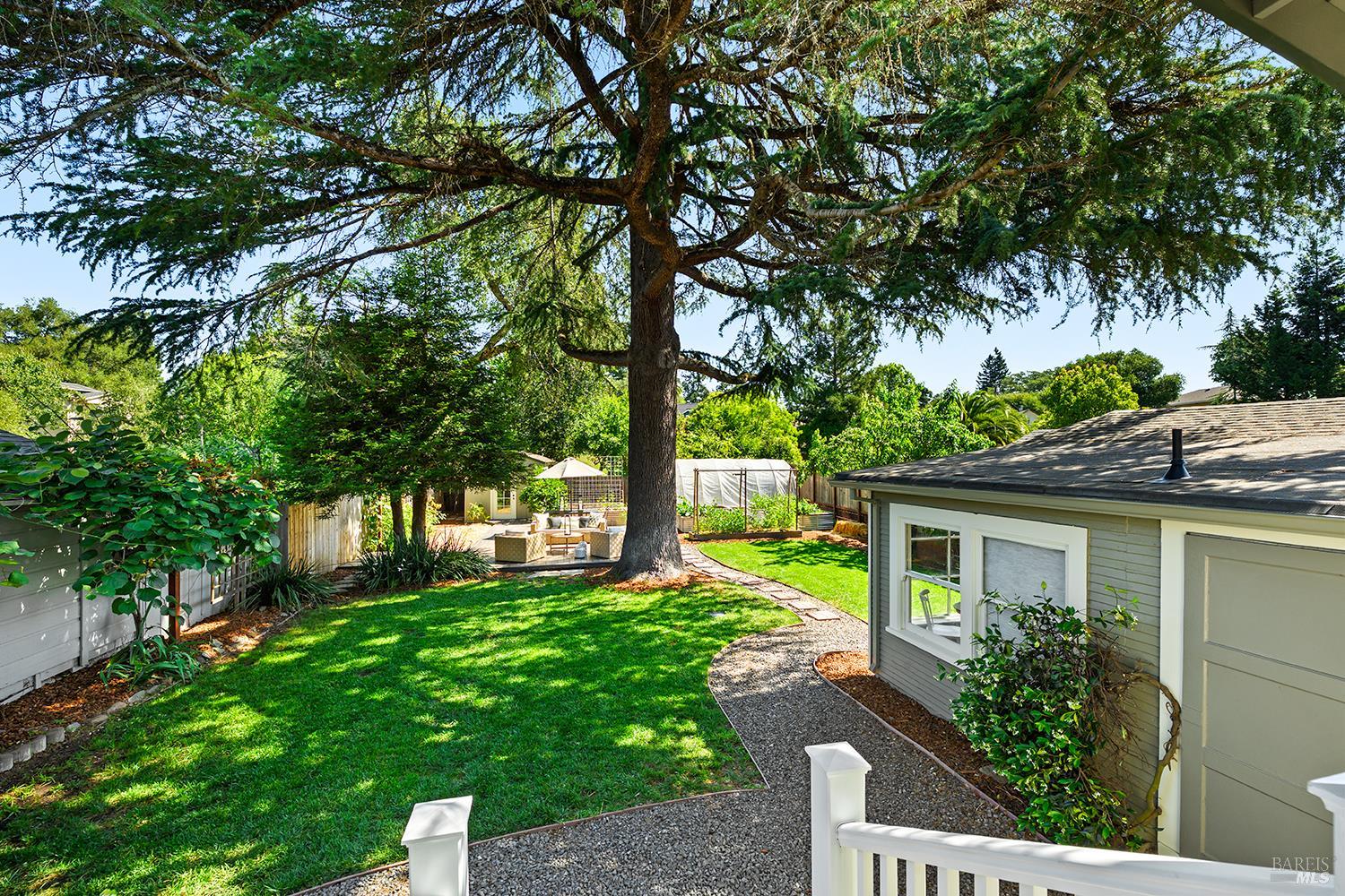 225 Dutton Avenue